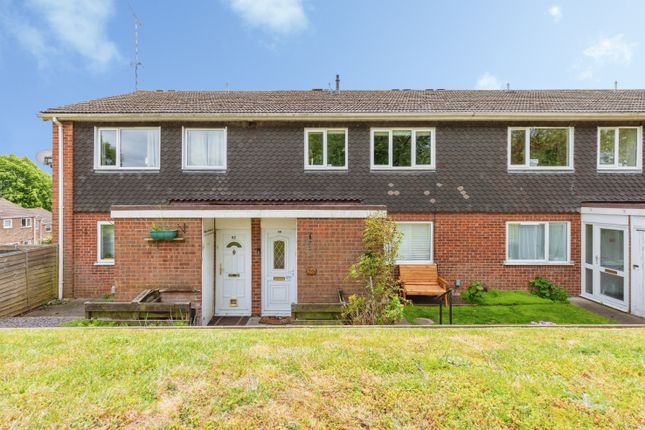 2 bed property, in Crane Close, £163,500