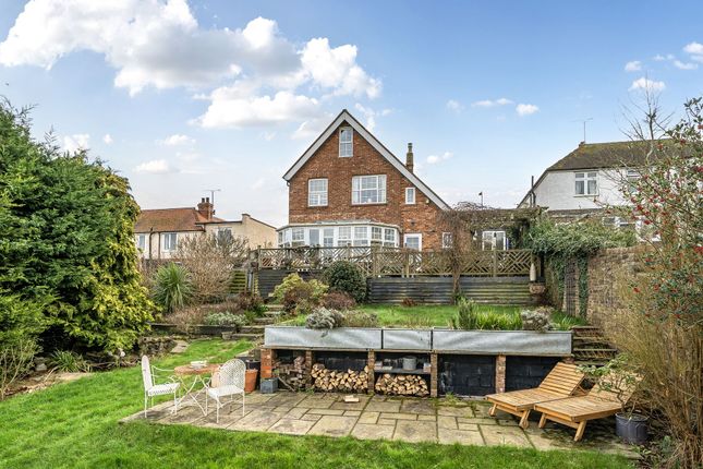 5 bed property, in Udimore Road, £745,000