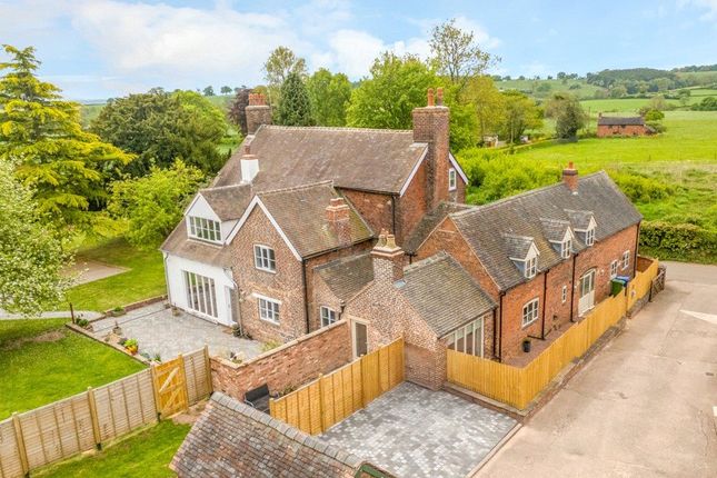 5 bed property, in Coton Green Farmhouse, £1,150,000