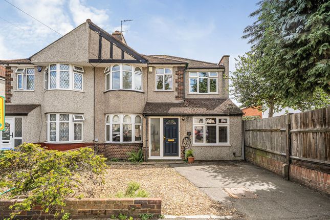 6 bed property, in Sherwood Park Avenue, £500,000
