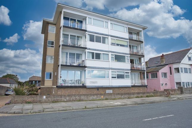 2 bed property, in The Marina, £300,000