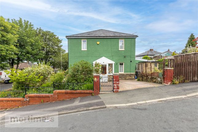 2 bed property, in Kingston Avenue, £125,000