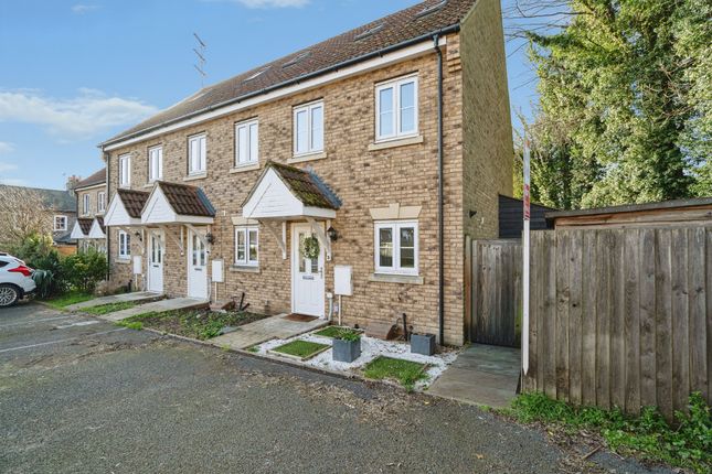 3 bed property, in Nickerson Yard, £240,000