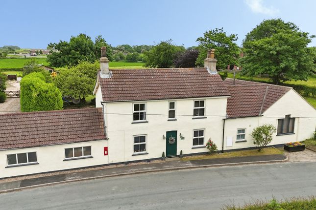 4 bed property, in Main Street, £800,000