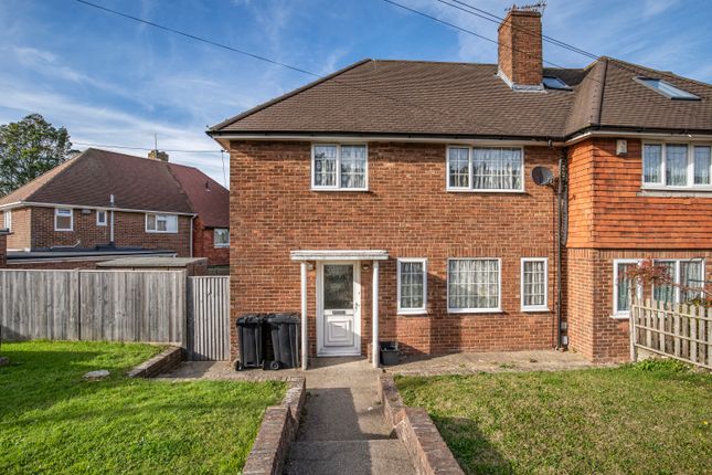 3 bed property, in Fernhurst Crescent, £475,000