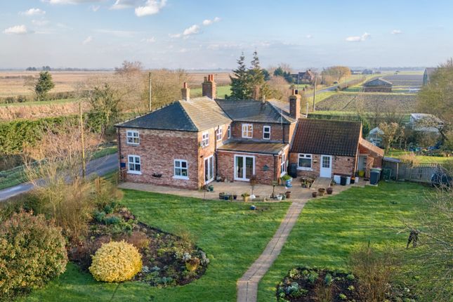 4 bed property, in Blankney Fen, £400,000