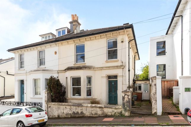 3 bed property, in York Villas, £750,000