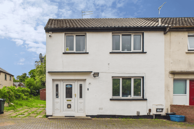 3 bed property, in 19 St Katharines Crescent, £220,000