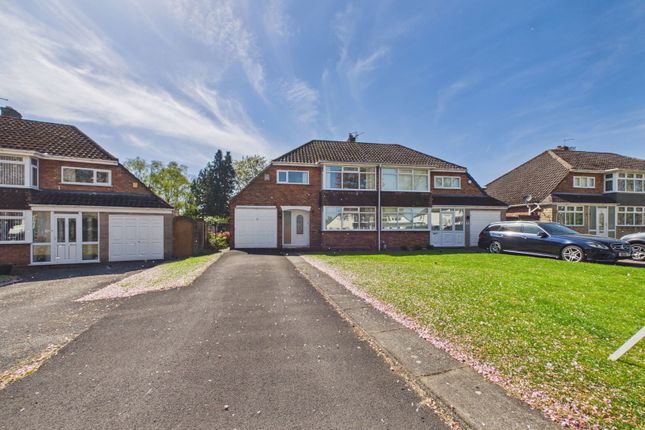 3 bed property, in Edward Drive, £270,000