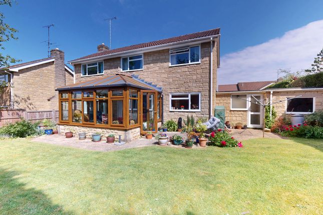 4 bed property, in Foxgrove Drive, £700,000
