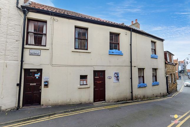 2 bed property, in 32 Cliff Street, £90,000