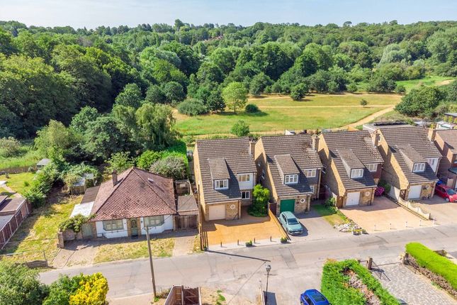 3 bed property, in Lower Road, £795,000