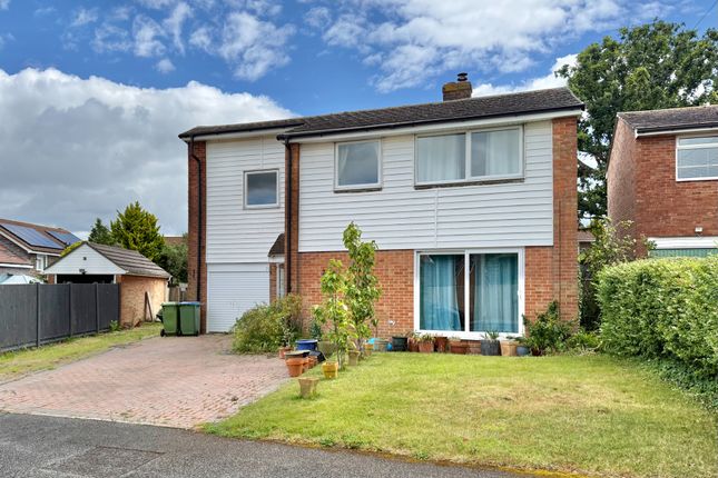 6 bed property, in Abshot Close, £450,000
