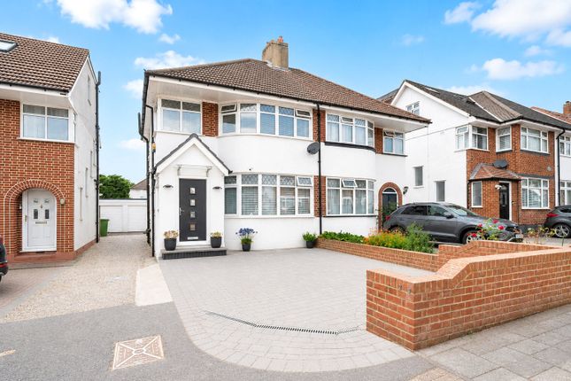 3 bed property, in Mountbel Road, £650,000