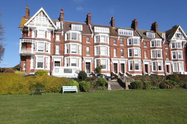 3 bed property, in Chatsworth Gardens, £490,000
