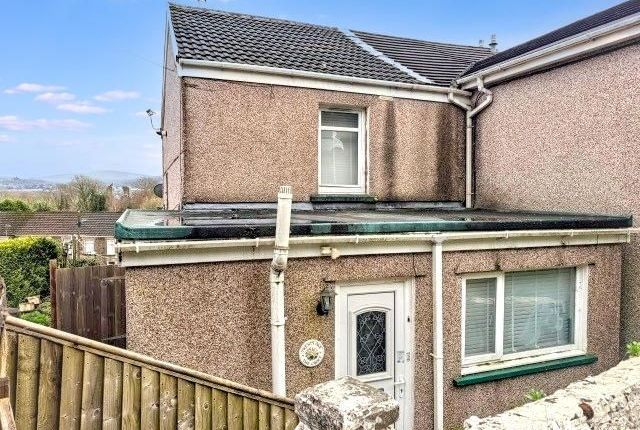 2 bed property, in The Croft, £90,000