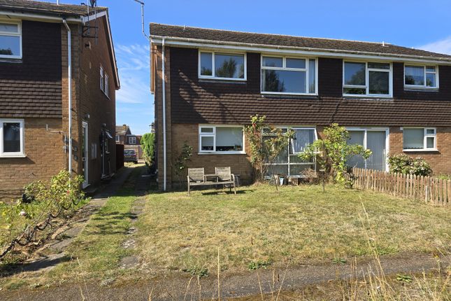 2 bed property, in Birkdale Close, £140,000