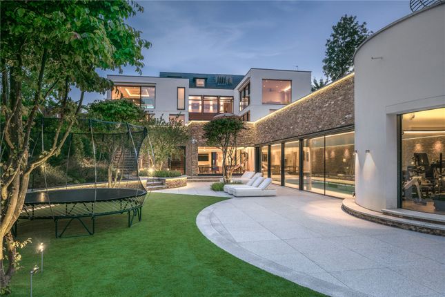 7 bed property, in The Warren, £10,950,000
