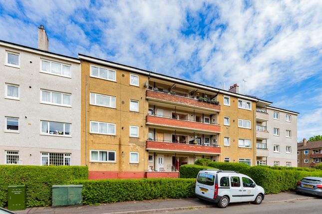 3 bed property, in 2/2 48 Cherrybank Road, £140,000