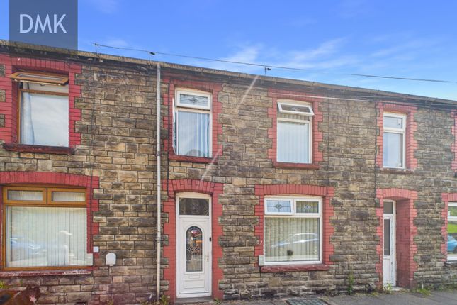 3 bed property, in Tonna Road, £110,000