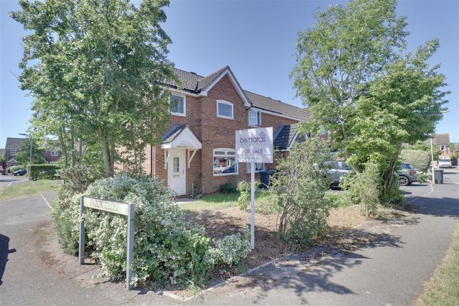 3 bed property, in Redwood Grove, £280,000