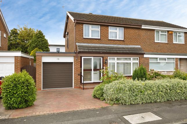 3 bed property, in Dalmuir Close, £200,000