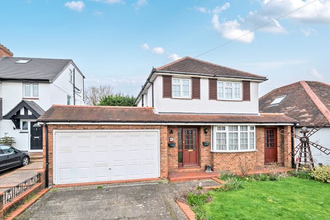 3 bed property, in Pembroke Road, £775,000