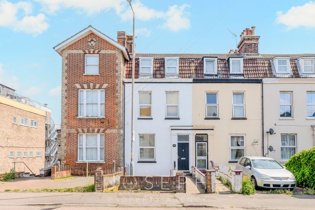 7 bed property, in Cliff Road, £385,000