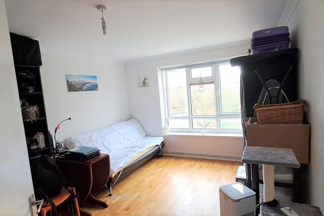 1 bed property, in Hurstwood, £160,000