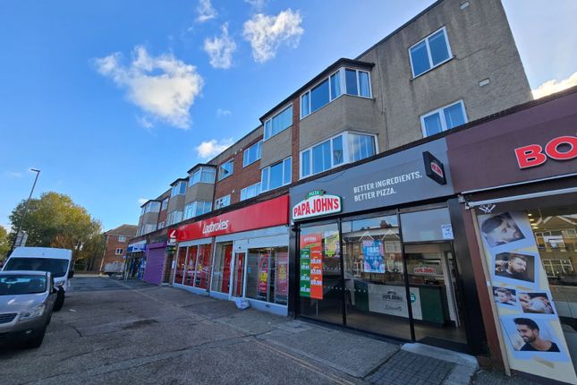 2 bed property, in Teesdale Court, £320,000