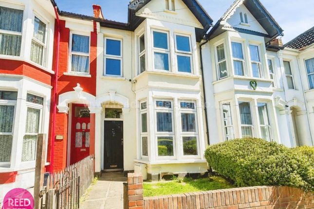 2 bed property, in Salisbury Avenue, £280,000