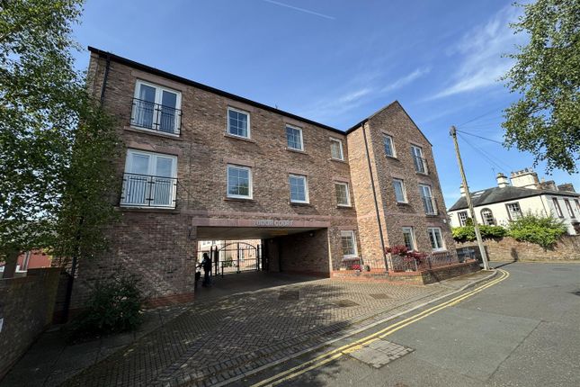 2 bed property, in Apartment, £195,000