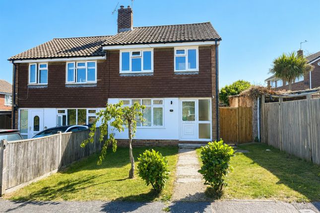 3 bed property, in Grange Close, £300,000