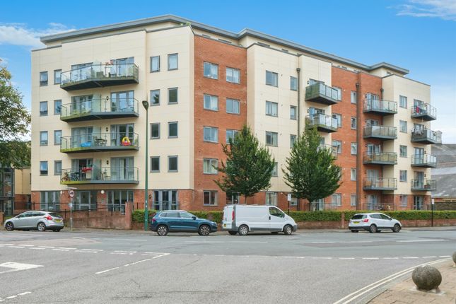 1 bed property, in Chapel Road, £140,000