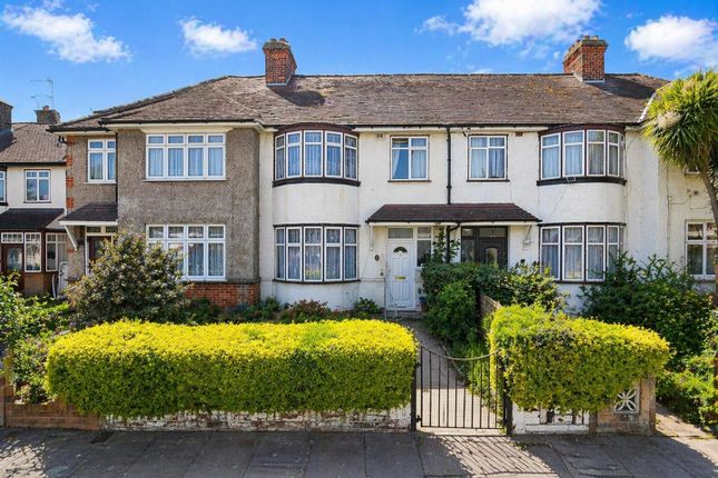 3 bed property, in Central Avenue, £525,000