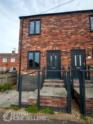 2 bed property, in Bridge Road, £140,000