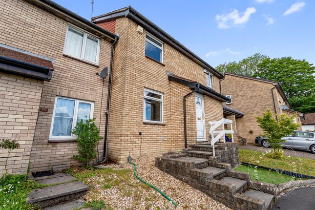 2 bed property, in Beale Close, £225,000