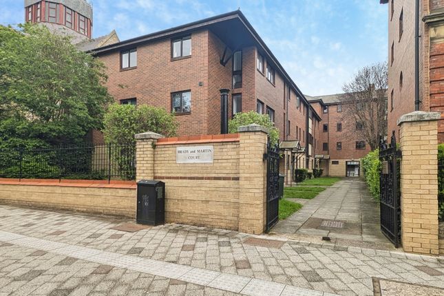 2 bed property, in Northumberland Road, £158,000
