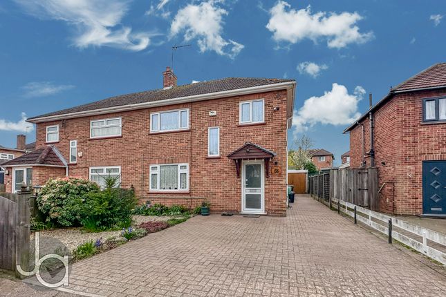4 bed property, in Rudsdale Way, £400,000