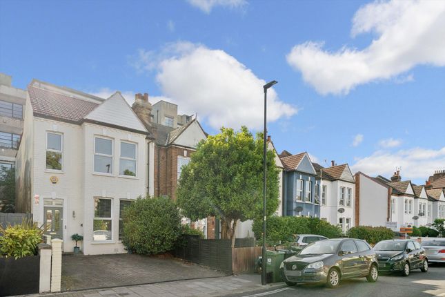 3 bed property, in Martell Road, £1,085,000
