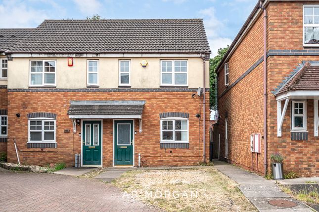 2 bed property, in Long Nuke Road, £200,000