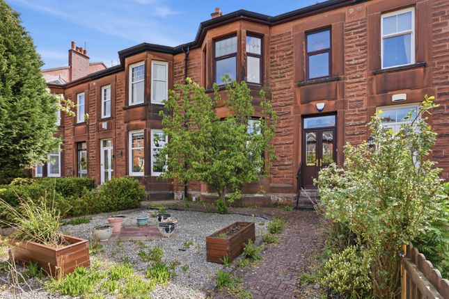 3 bed property, in Harelaw Avenue, £395,000
