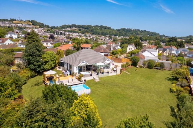3 bed property, in Broom Park, £599,950