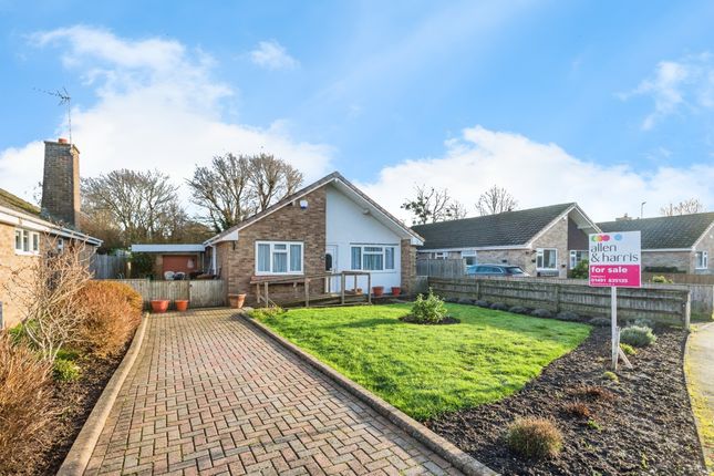 3 bed property, in Greenfield Crescent, £500,000