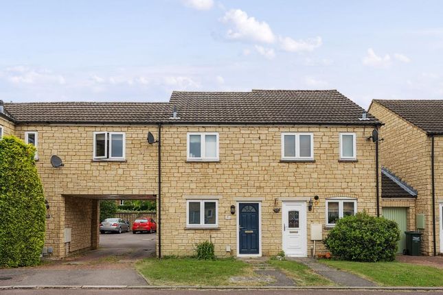 2 bed property, in Bicester, £290,000