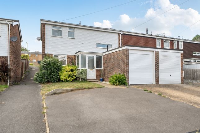 3 bed property, in Solent Close, £310,000