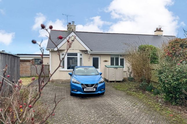 4 bed property, in New Park Crescent, £325,000