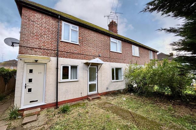 2 bed property, in Vale Road, £180,000