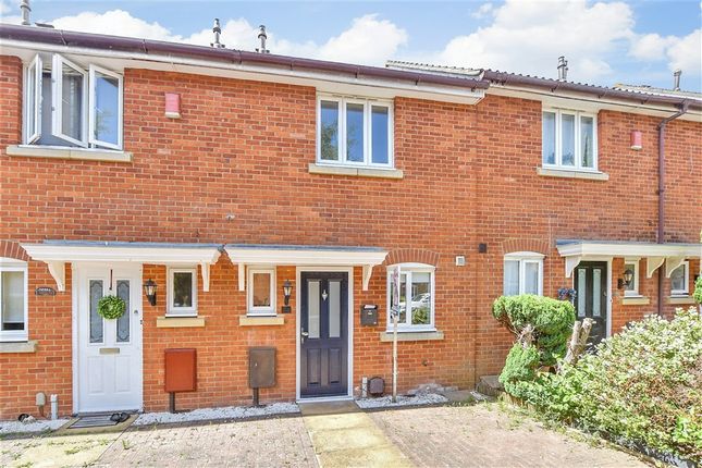 2 bed property, in Vespasian Way, £260,000