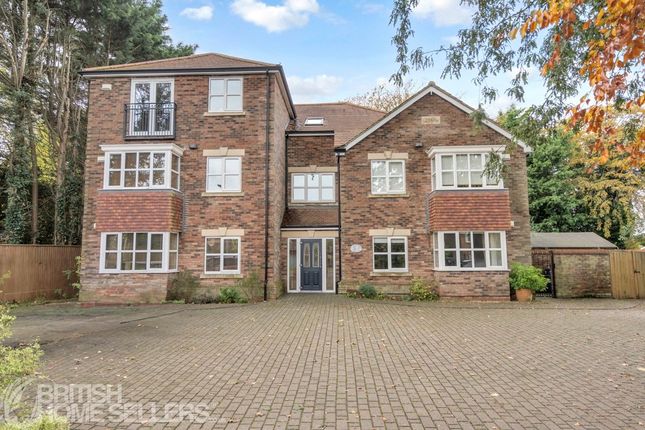 2 bed property, in Tetney Road, £160,000